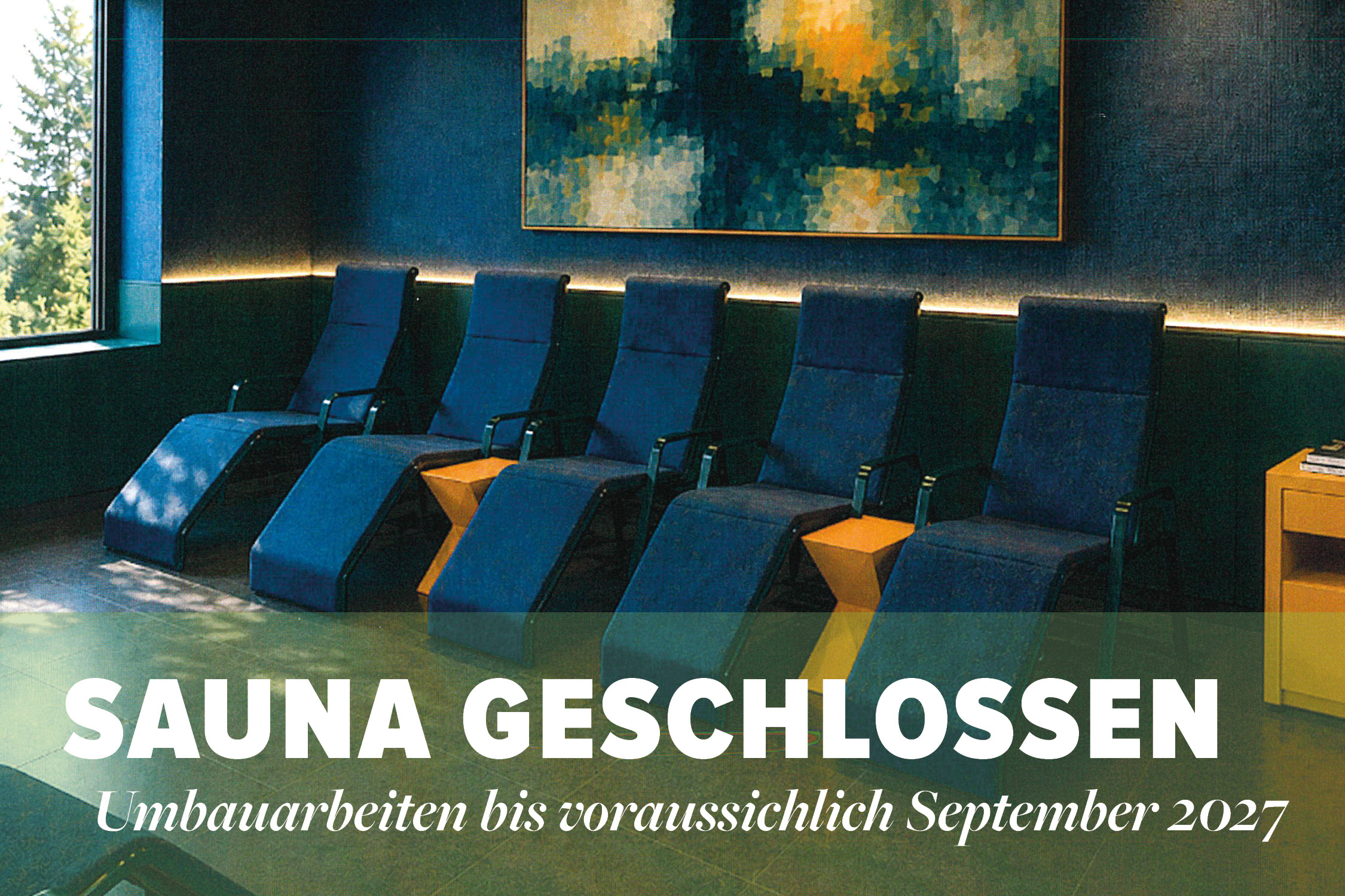 Sportpark Rabenberg: Sauna geschlossen Ruhebereich mit Liegestühlen, Sauna wegen Umbau bis September 2027 geschlossen.